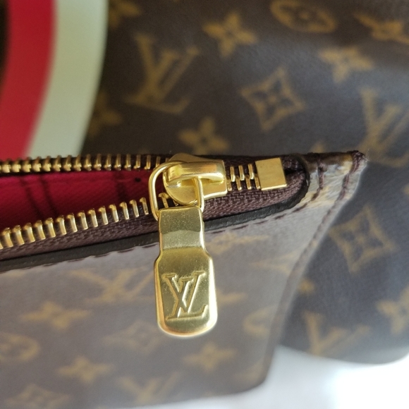 Louis Vuitton LV Beautiful Initials Neverfull MM Pouch Monogram Signature - Picture 2 of 14